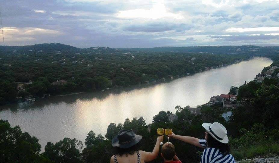 Mount Bonnell obok naszego domu. Pożegnanie z Małgosią Grzegorczyk (z lewej), naukowcem z Uniwersytetu Łodzkiego, która przyjechała do Austin jako visiting professor.