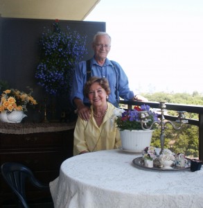 Maria Nowotarska i Jerzy Pilitowski na balkonie swojego apartamentu, fot.: Joanna Sokołowska-Gwizdka.