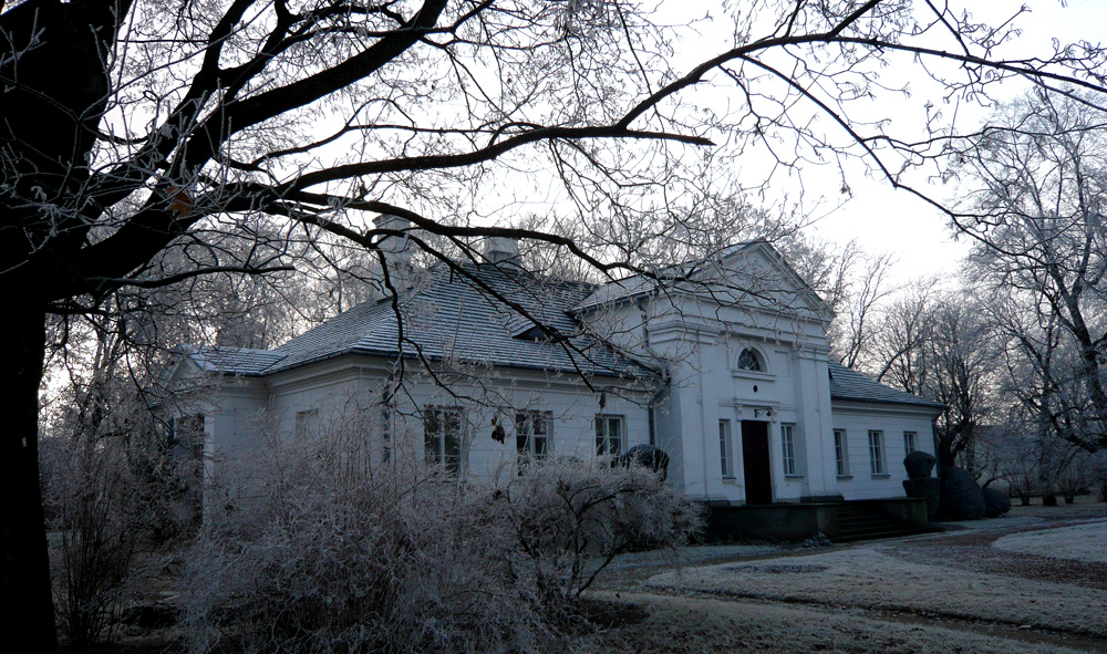 Dwór w Tułowicach zimą, fot.arch. A. Novák-Zemplińskiego.