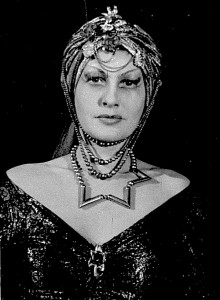  Jadwiga Domańska jako Księżniczka Turandot w sztuce Carlo Gozziego -- Teatr Dramatyczny 2 Korpusu, 1945 r., fot. arch. K. Brauna.