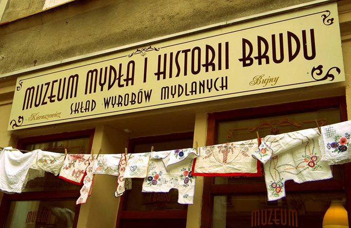 Wejście do Muzeum Mydła i Historii Brudu w Bydgoszczy.