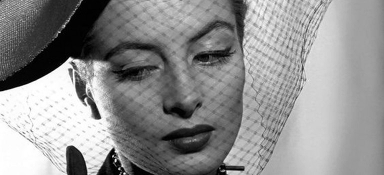 Kwiaty i poezja dla kobiet