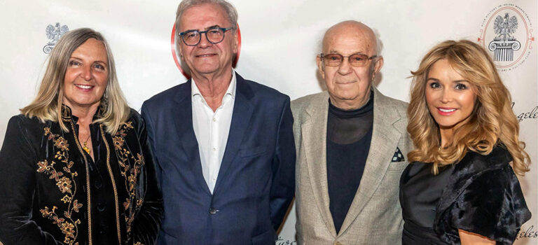 Złote nagrody za całokształt osiągnięć artystycznych dla reżyserów – Jacka Bromskiego i Jerzego Antczaka w Los Angeles.
